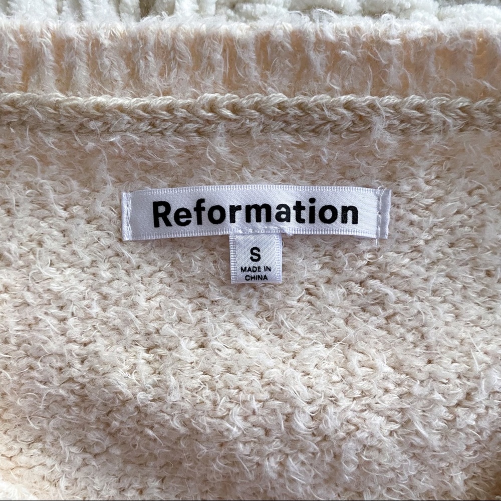 SOLD ON CURTSY - Picture 5 of 9